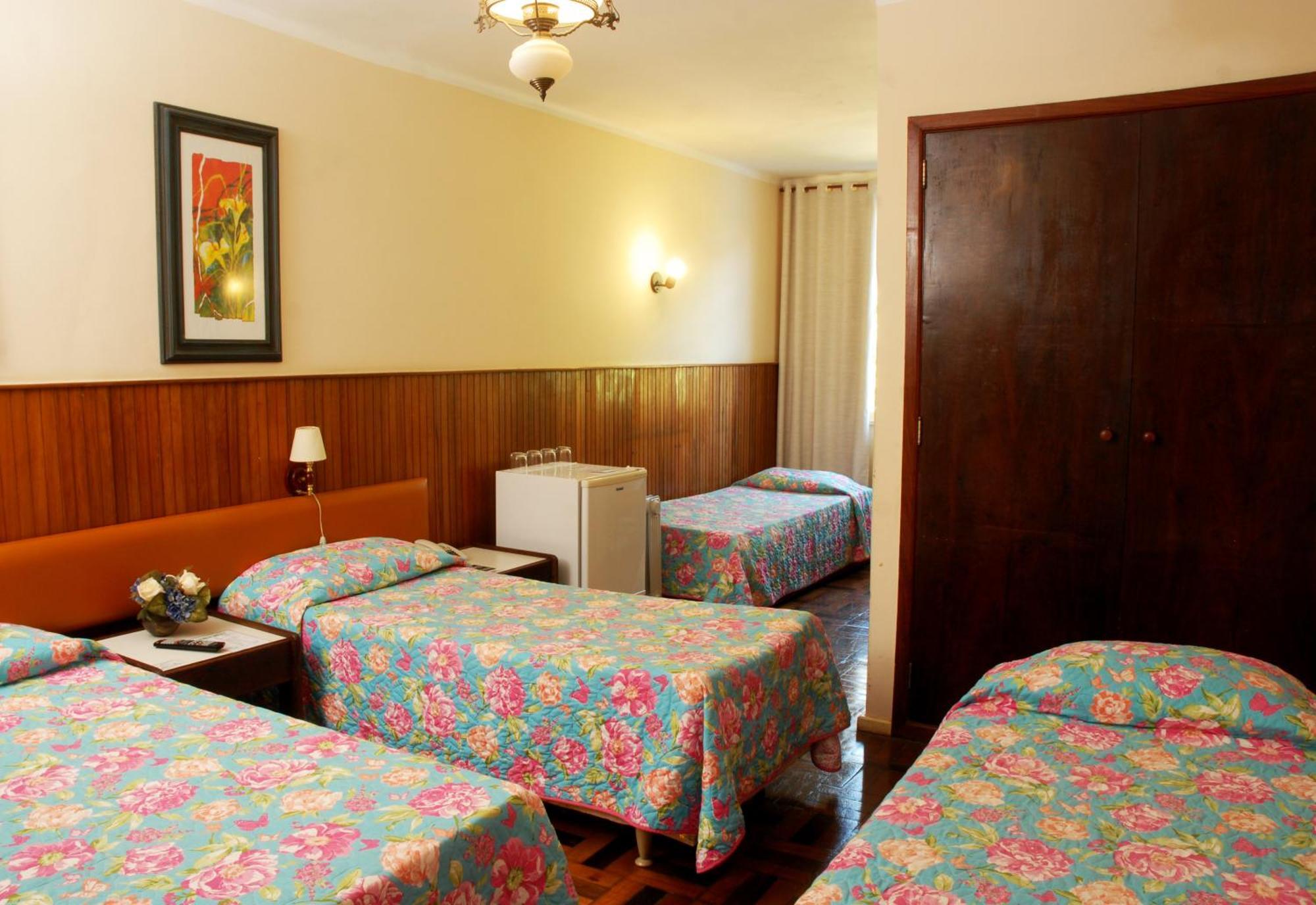 Hotel Bucsky Nova Friburgo Rum bild