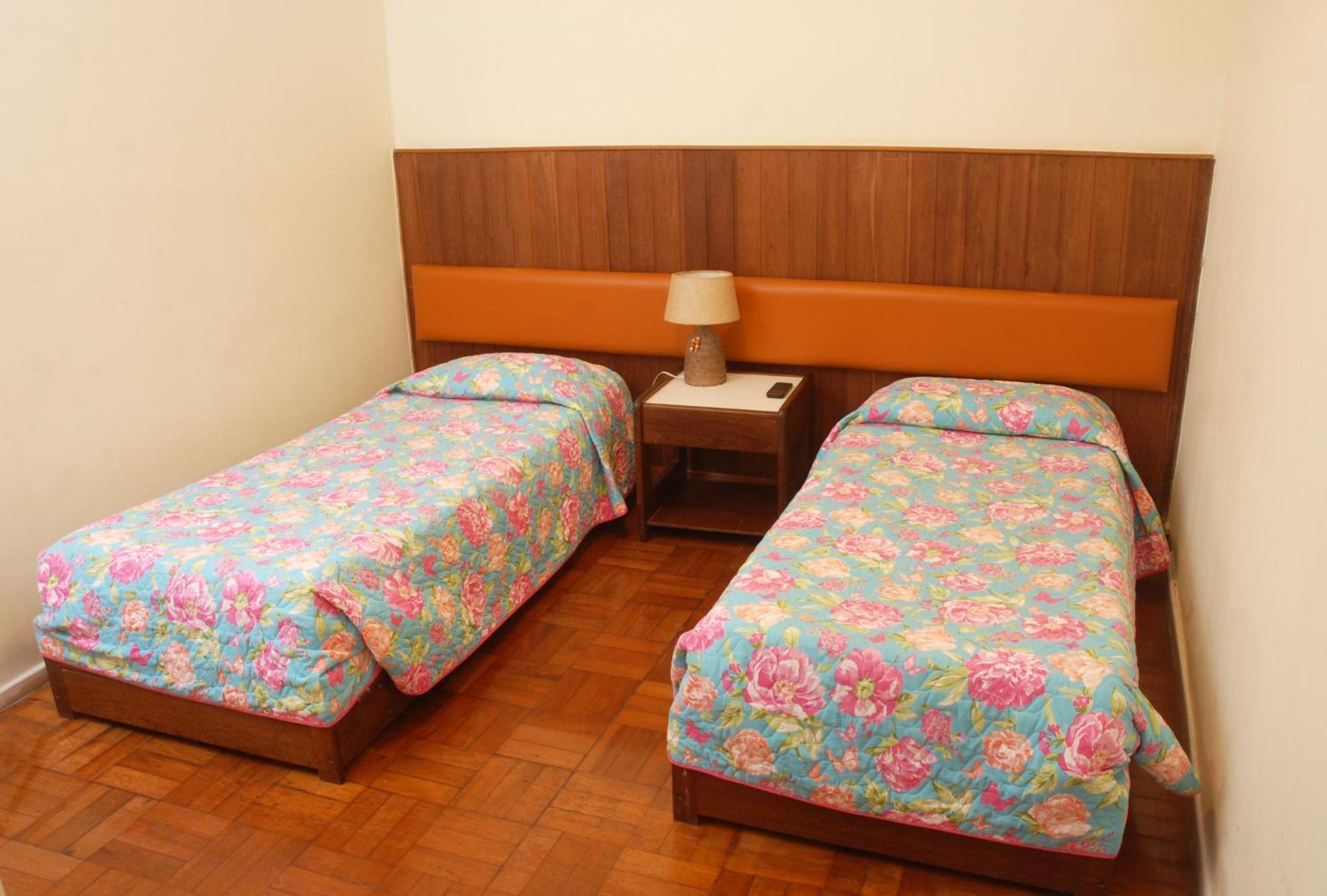 Hotel Bucsky Nova Friburgo Rum bild