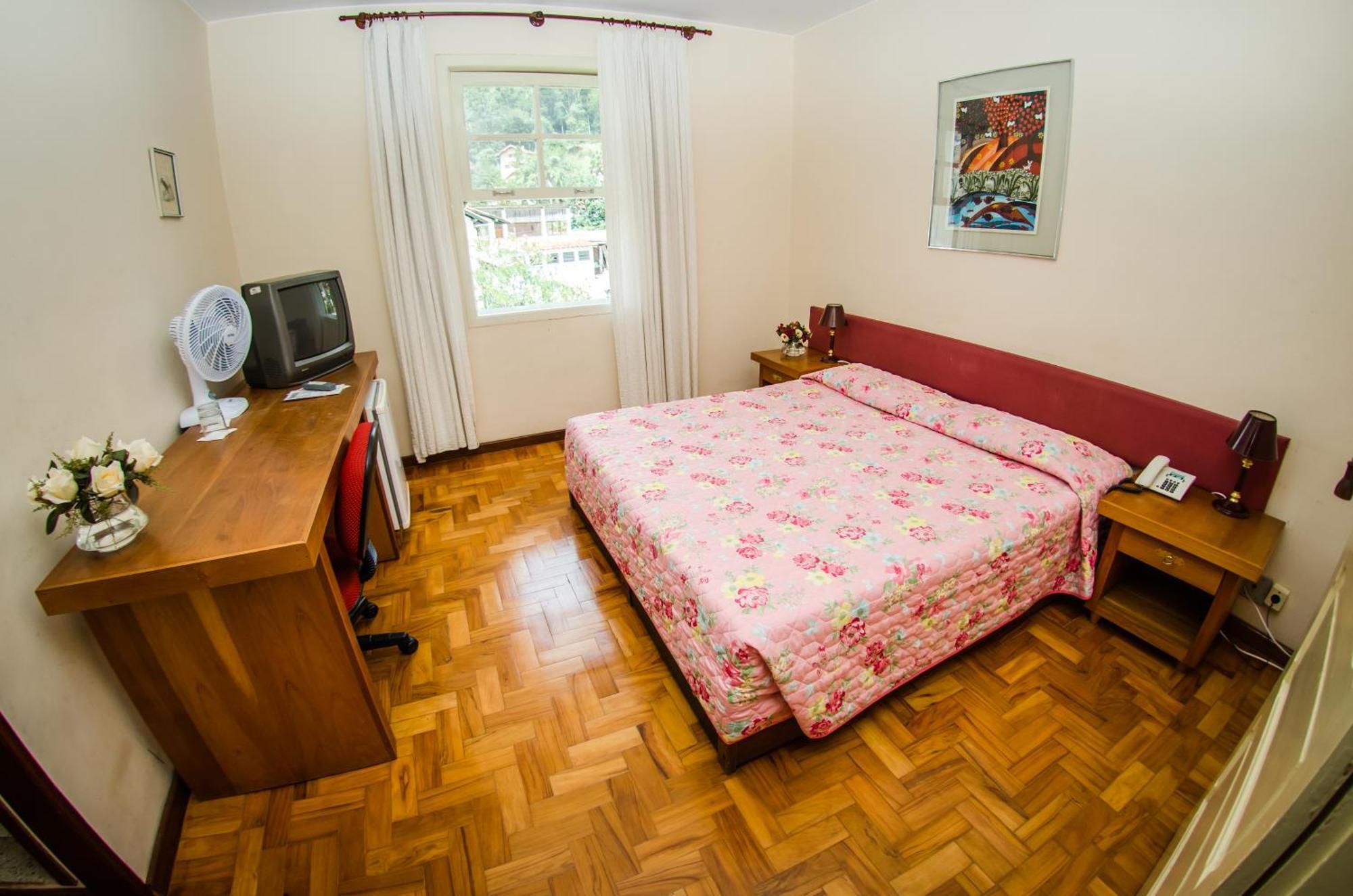 Hotel Bucsky Nova Friburgo Rum bild